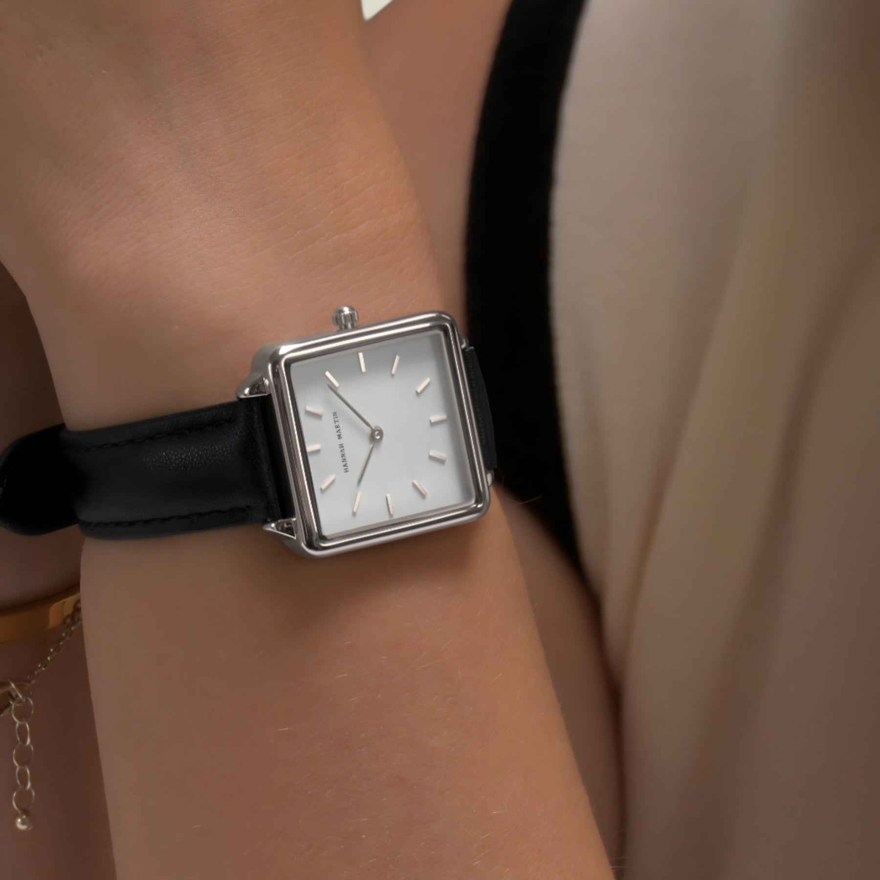 Nina | Silver Square Watch - Klassisch und komfortabel - - Nina | Silver Square Watch - Klassisch und komfortabel - €25 - Concept FashionLab