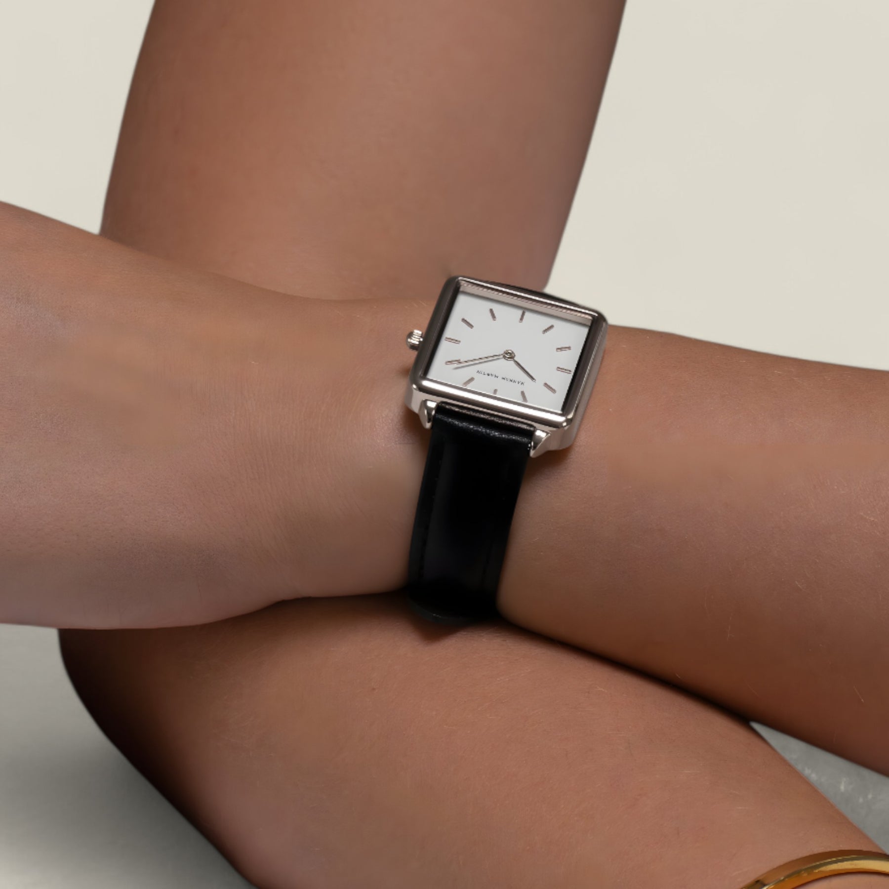 Nina | Silver Square Watch - Klassisch und komfortabel - - Nina | Silver Square Watch - Klassisch und komfortabel - €25 - Concept FashionLab