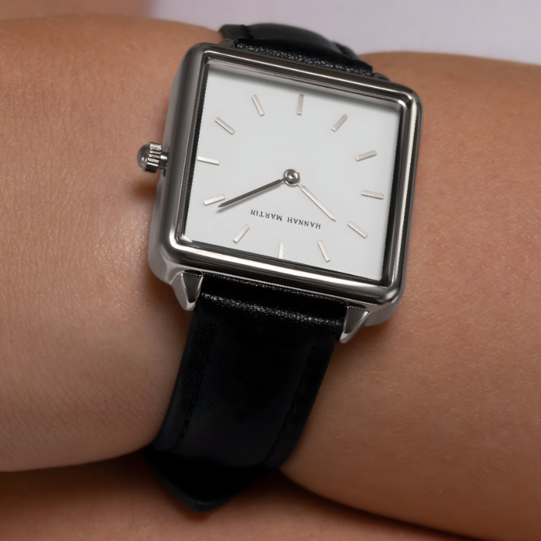 Nina | Silver Square Watch - Klassisch und komfortabel - - Nina | Silver Square Watch - Klassisch und komfortabel - €25 - Concept FashionLab