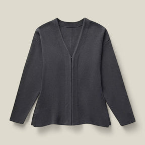 Darina | Eleganter Damen-Frühlingsanzug: Cardigan und Strickrock - Grauer Oberteil - Darina | Eleganter Damen-Frühlingsanzug: Cardigan und Strickrock - €25 - Concept FashionLab