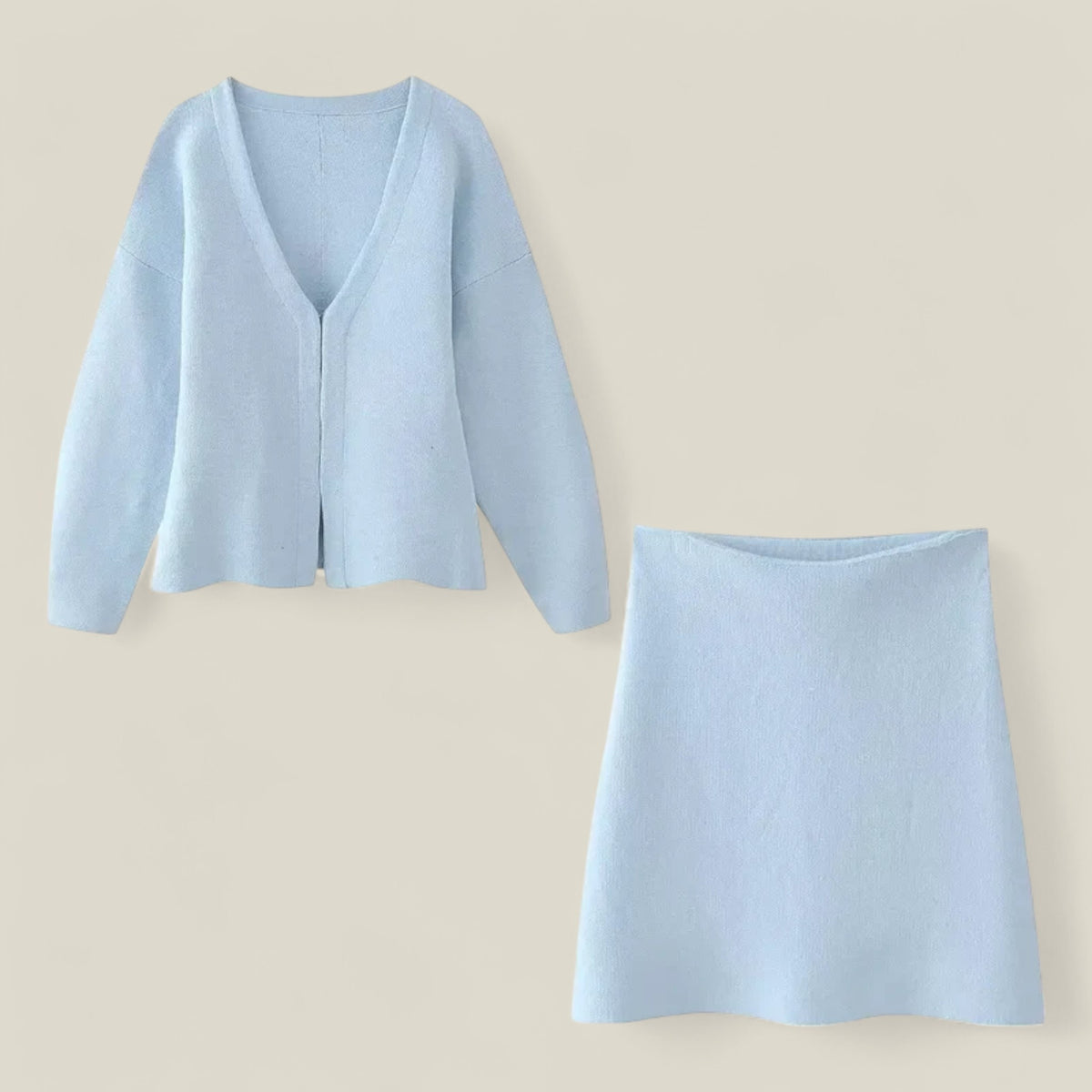 Darina | Eleganter Damen-Frühlingsanzug: Cardigan und Strickrock - Hellblau Anzug - Darina | Eleganter Damen-Frühlingsanzug: Cardigan und Strickrock - €25 - Concept FashionLab