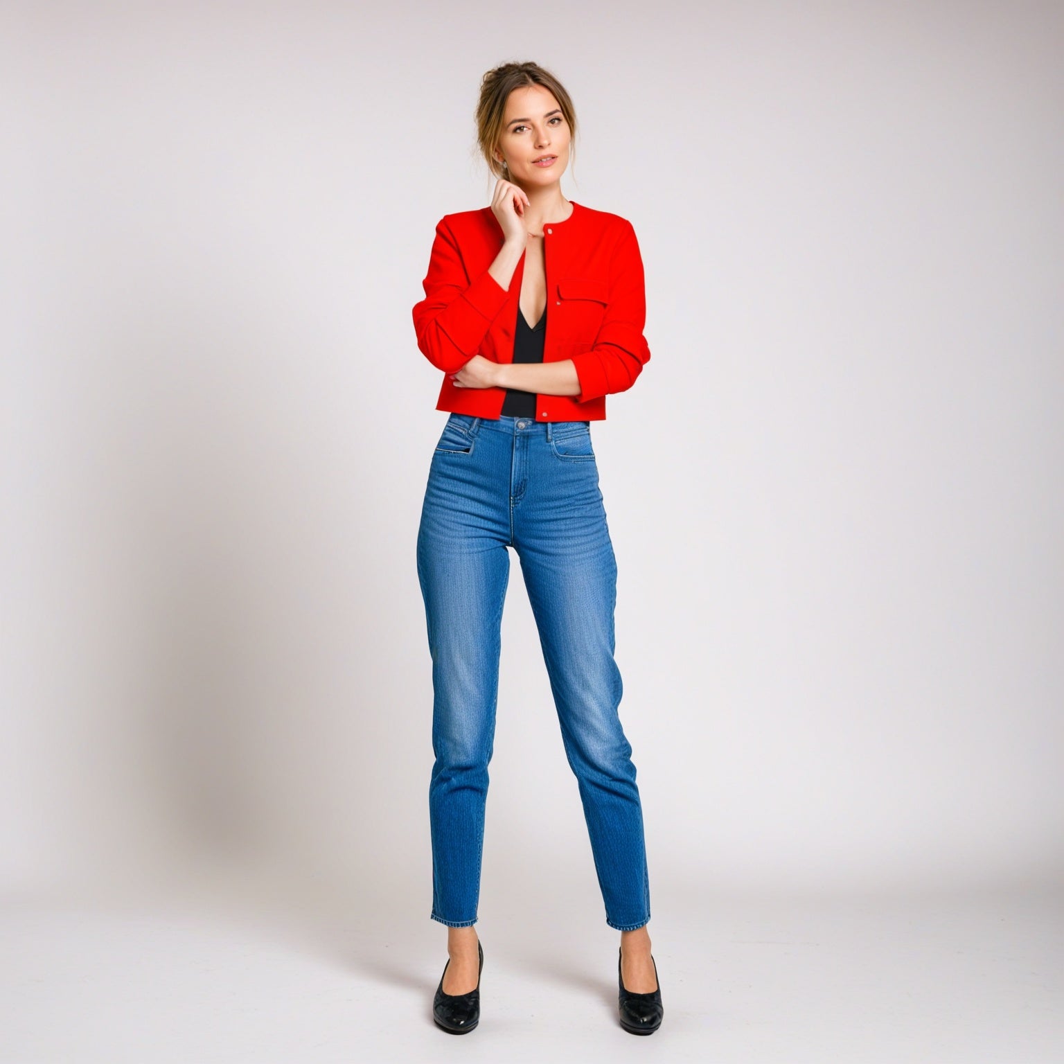 Scarlet | Roter Damen-Kurzblazer – Eleganz für Streetwear & Urlaub - - Scarlet | Roter Damen-Kurzblazer – Eleganz für Streetwear & Urlaub - €25 - Concept FashionLab